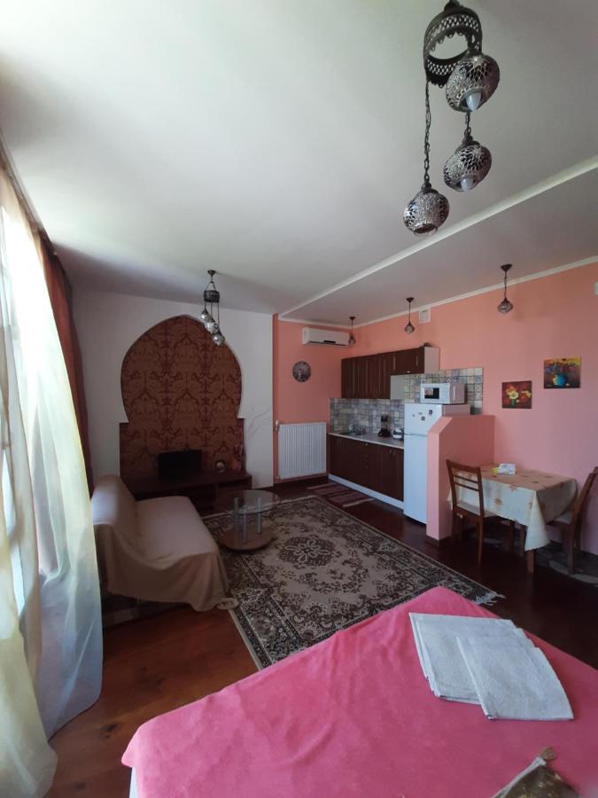 Guest House Chornomorsk Buitenkant foto