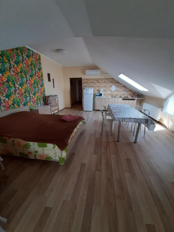 Guest House Chornomorsk Buitenkant foto