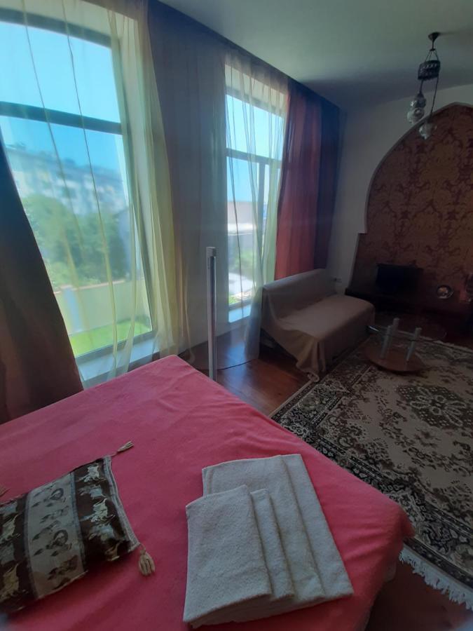 Guest House Chornomorsk Buitenkant foto
