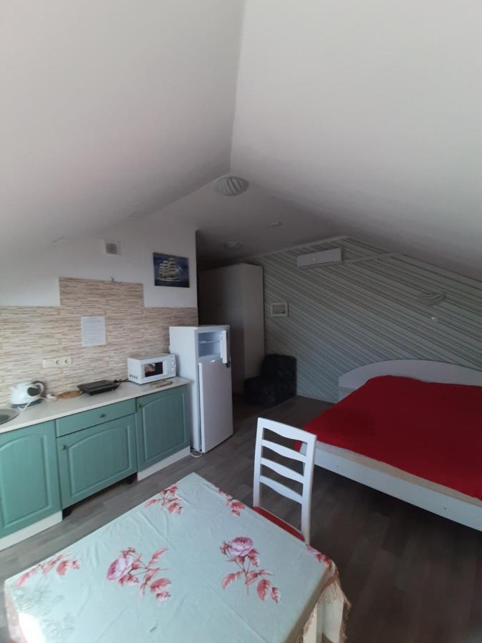 Guest House Chornomorsk Buitenkant foto