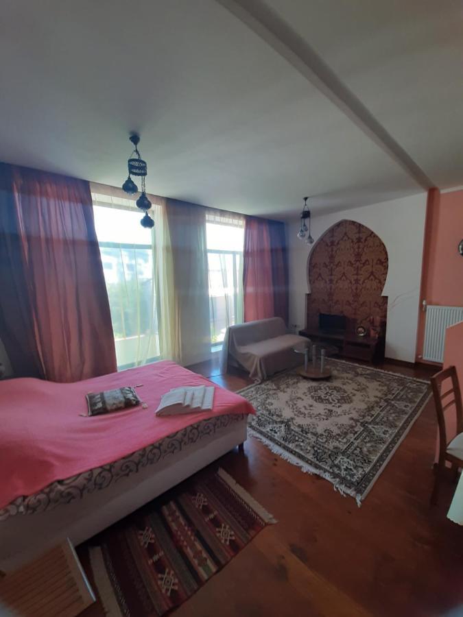 Guest House Chornomorsk Buitenkant foto