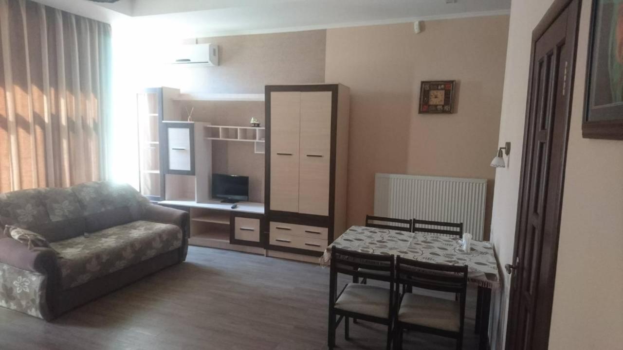 Guest House Chornomorsk Buitenkant foto