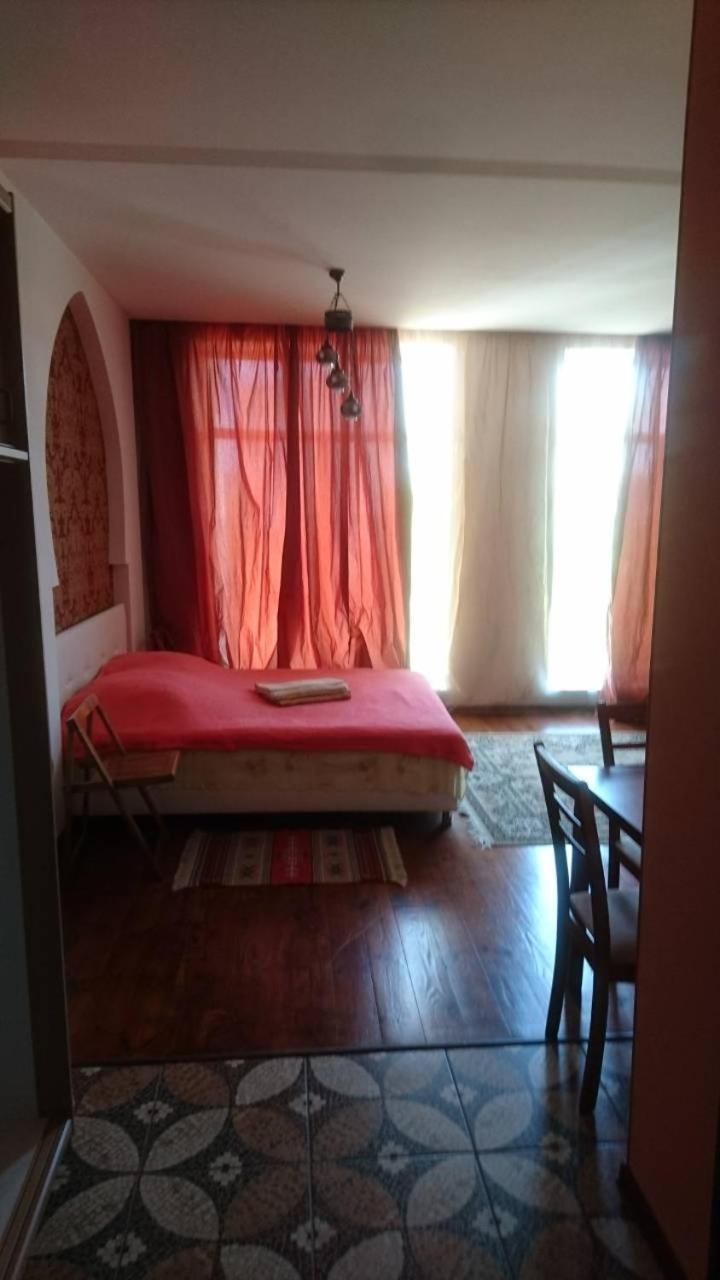 Guest House Chornomorsk Buitenkant foto