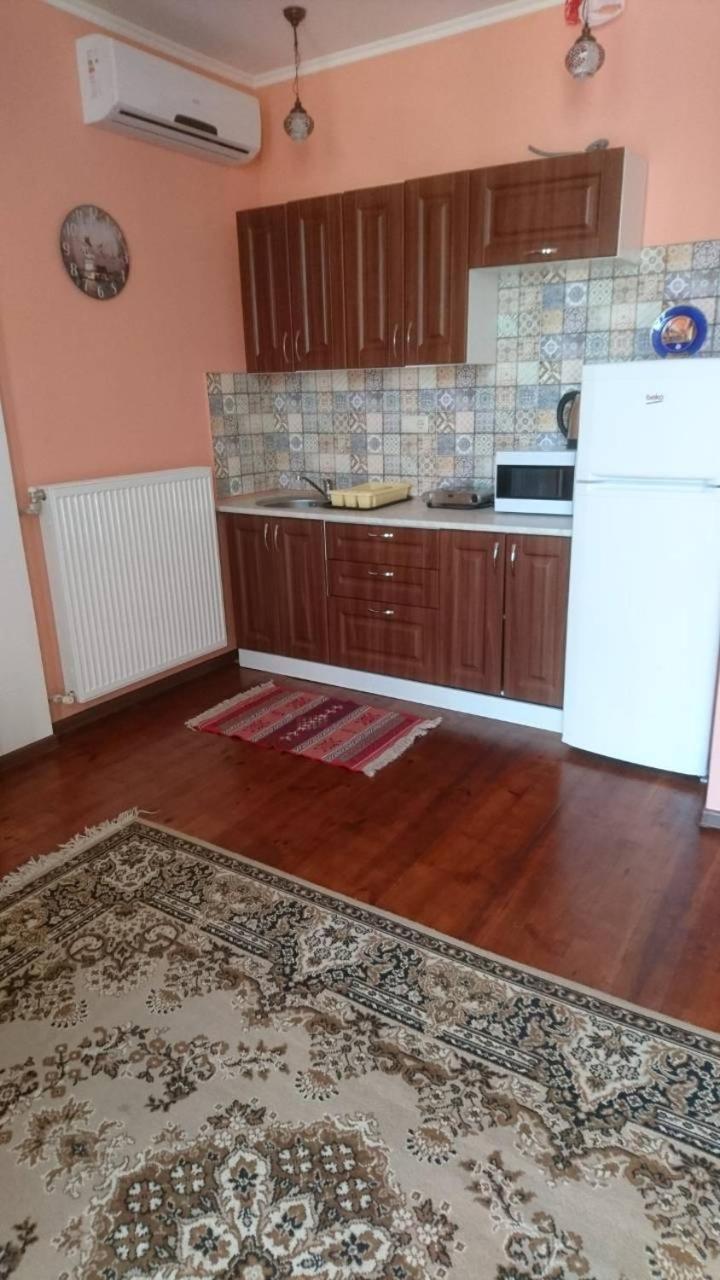 Guest House Chornomorsk Buitenkant foto