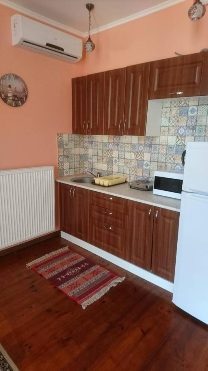 Guest House Chornomorsk Buitenkant foto